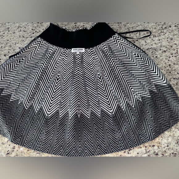 Opening Ceremony Herringbone Knit Mini Skirt Gray Black Size Small - Picture 8 of 8